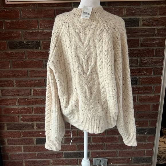 ASTR The Label Natalie Cable-Knit Cold-Shoulder Sweater Size XL NWT - Picture 9 of 10